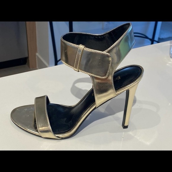 Enzo Angiolini Brodee Sandal Heel Gold Open Toe Size 8 - Picture 10 of 13